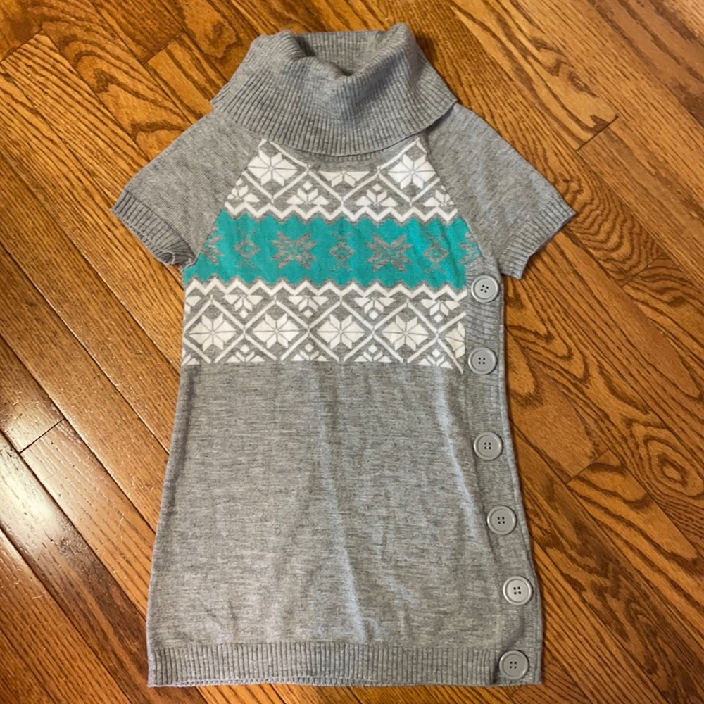 Light weight short sleeve gray sweater size 8-10
